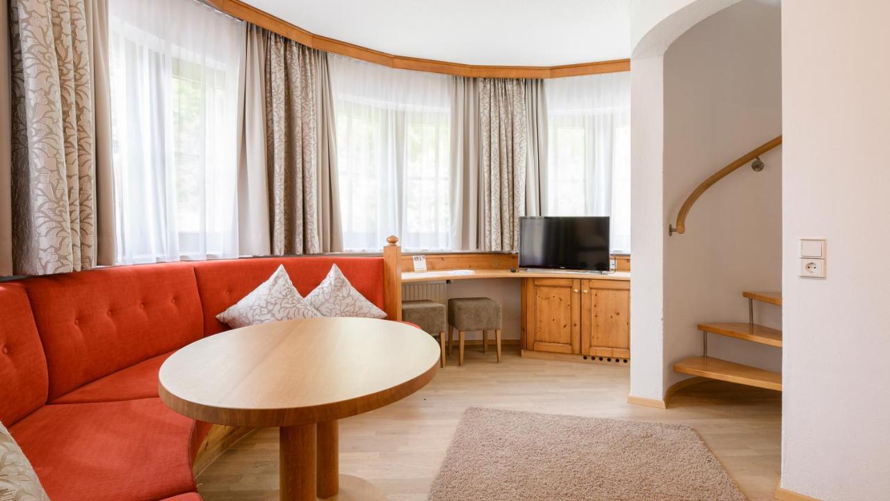 Hotel Garni Castel B&B Ишгль Экстерьер фото