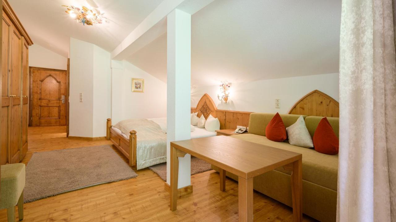 Hotel Garni Castel B&B Ишгль Экстерьер фото