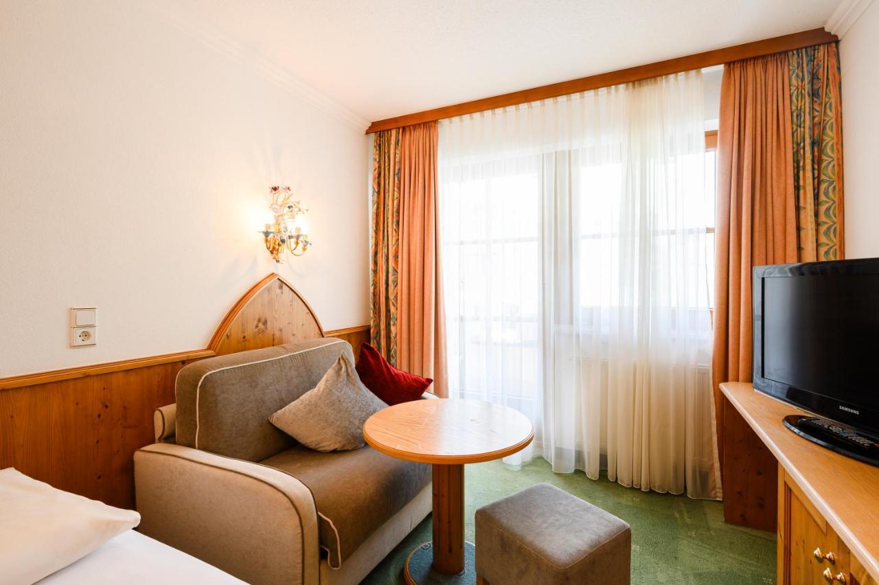 Hotel Garni Castel B&B Ишгль Экстерьер фото