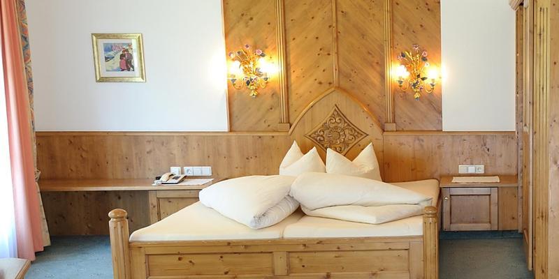 Hotel Garni Castel B&B Ишгль Экстерьер фото