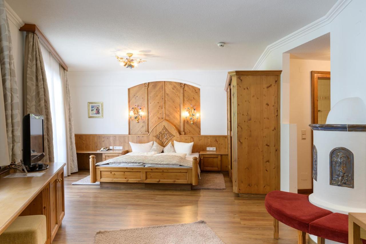 Hotel Garni Castel B&B Ишгль Экстерьер фото