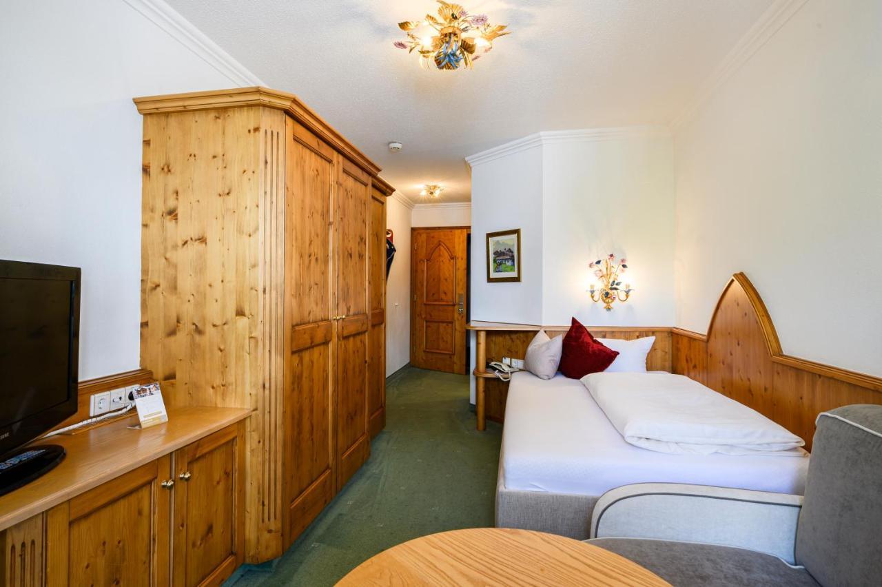 Hotel Garni Castel B&B Ишгль Экстерьер фото