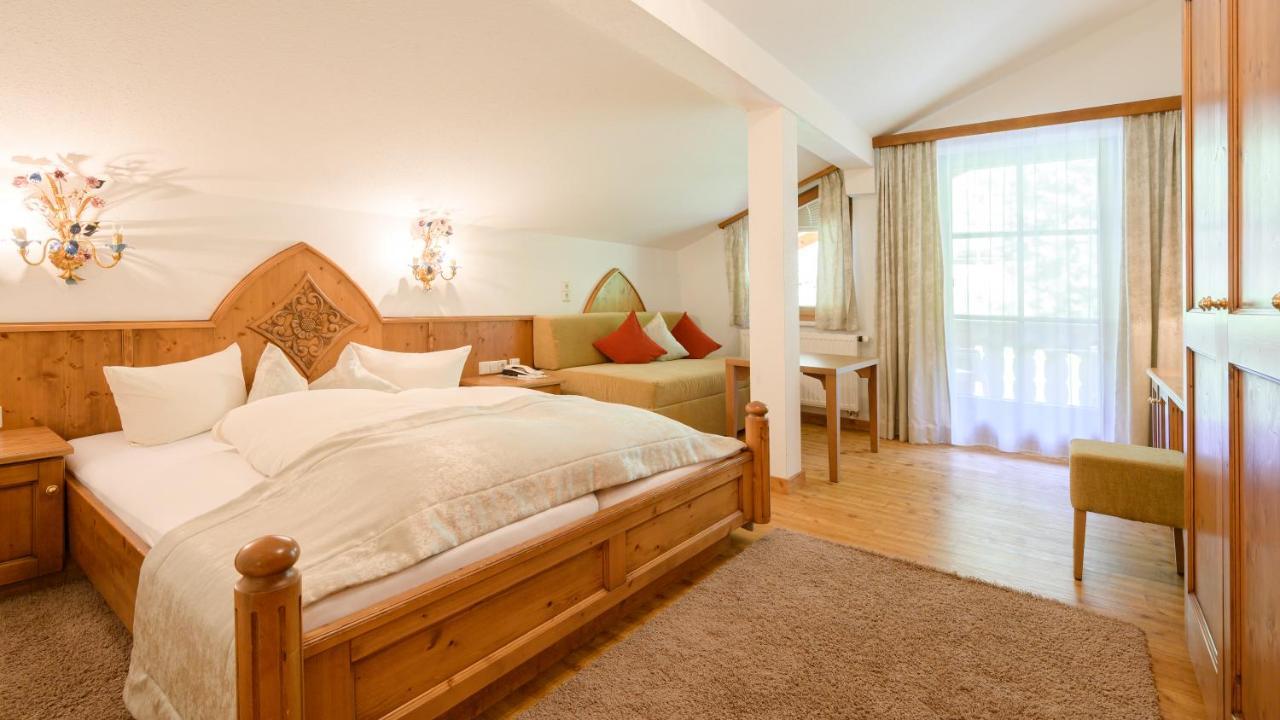 Hotel Garni Castel B&B Ишгль Экстерьер фото