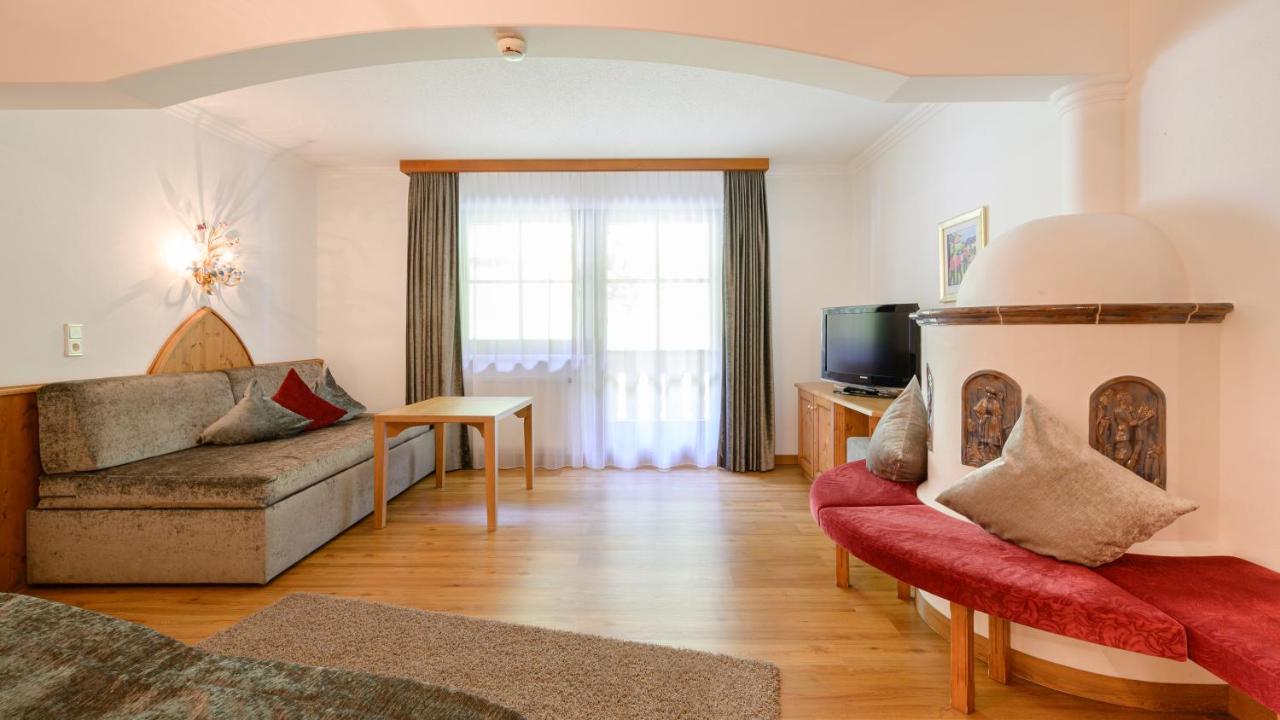 Hotel Garni Castel B&B Ишгль Экстерьер фото