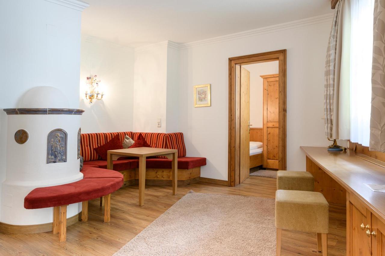 Hotel Garni Castel B&B Ишгль Экстерьер фото
